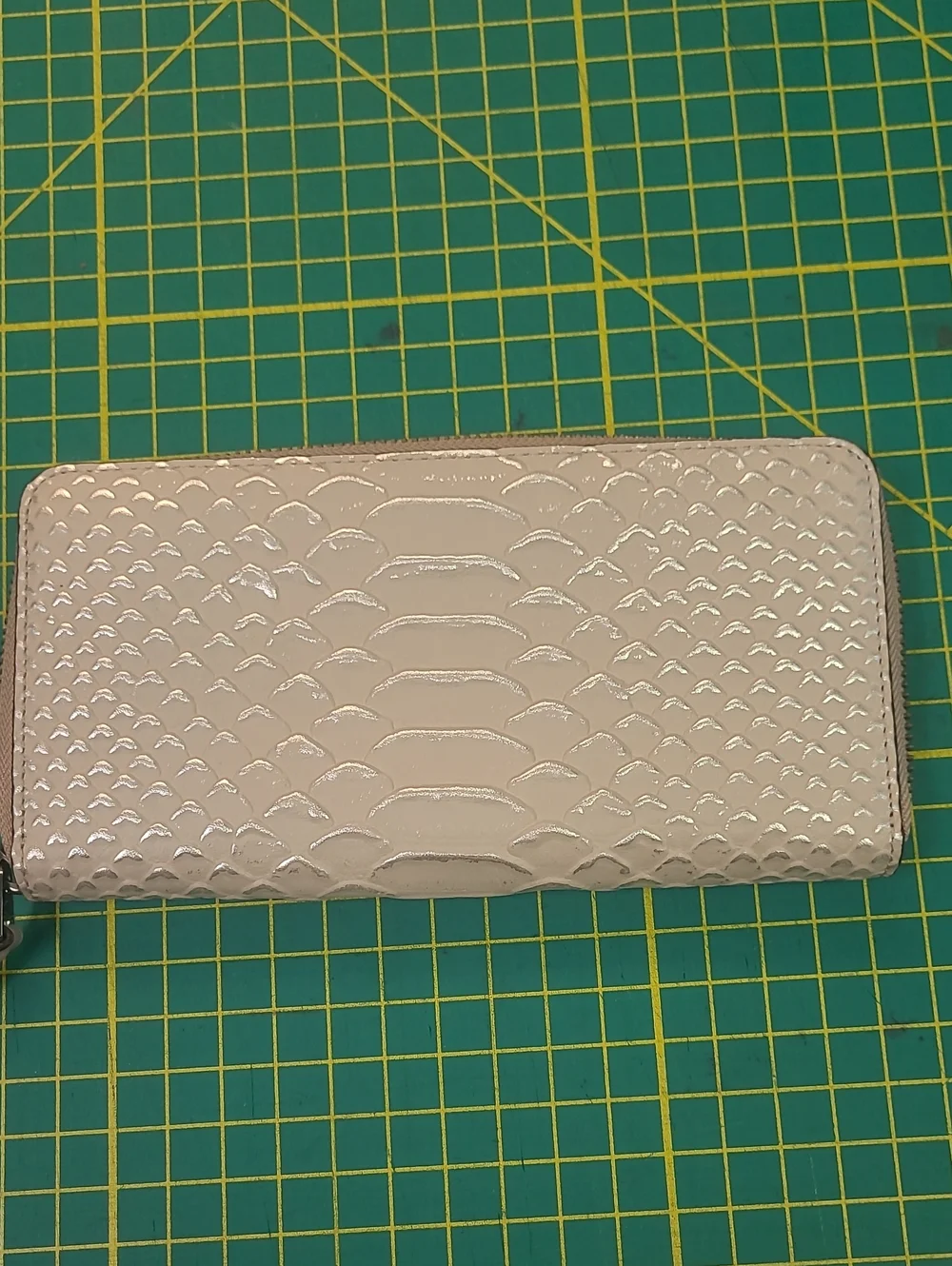 COACH METALLIC SNAKE EMBOSSED LEATHER WALLET Pink Silver